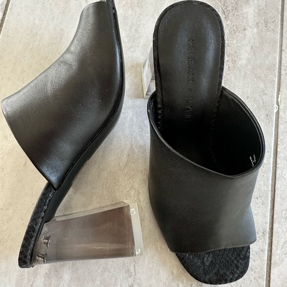 Kendall & Kylie Brand New Heels Sandals in Black leather size 7 - Picture 4 of 7